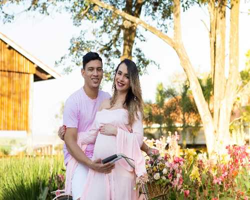 外国人顺产生双胞胎